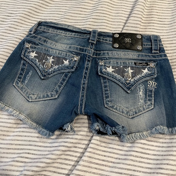 Size 26 Miss Me shorts - Picture 2 of 2